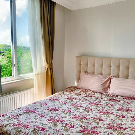 לינה וארוחת בוקר Yusufhotel Arnavutkoy